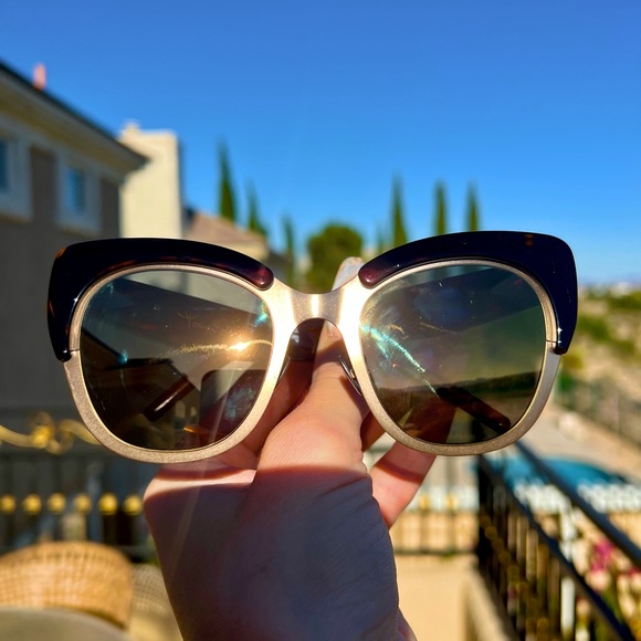 Pomellato Women’s Sunglasses - Gold & Brown - New Model - with case - Picture 3 of 7